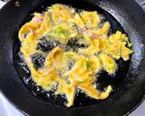 A picture of step 2 of Onion Pakora / Fritters.