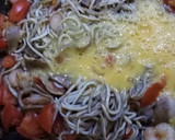 Foto del paso 3 de la receta: Revuelto vegetal de gulas, al estilo de mi hijo