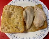 Foto del paso 1 de la receta Bocata de pan de cristal, con aguacate, huevo, pollo, y queso de cabra