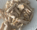 Foto del paso 2 de la receta: Ensalada templada de berros y brotes tiernos con pollo a la plancha