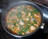 Foto del paso 5 de la receta: Guiso de garbanzos con espinacas y carne de cochino