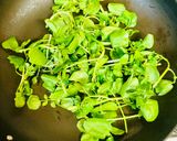 A picture of step 2 of Warm watercress and mussel salad.