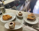 Foto del paso 9 de la receta: Bomba rellena de gambas, bacalao y all-i-oli