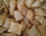 Foto langkah ke 5 dari resep Kerupuk bantal pedas manis.