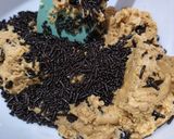Foto langkah ke 2 dari resep Cookies Chocochip Mini ala Ummi Alfa.