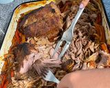 Foto del paso 8 de la receta: Bondiola a la cerveza desmenuzada (desmechada), tierna, jugosa y perfecta para compartir