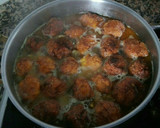 Foto del paso 7 de la receta: Albóndigas 🍜 con patatas 🍟 y champiñones 🍄