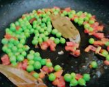 A picture of step 1 of Peas pulav.