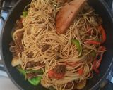Foto del paso 3 de la receta: Tallarines salteado (versión ydk.)
