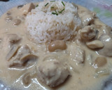 Foto del paso 4 de la receta: STROGONOFF de pollo con porotos y champiñones