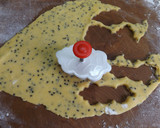 Foto del paso 4 de la receta: Tarta crocante de cerezas y arándanos azules