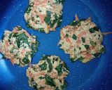 Foto del paso 5 de la receta: Tortitas de pechuga de pollo con zanahoria y espinacas