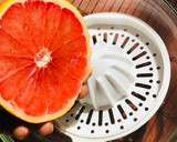 A picture of step 4 of Grapefruit mocktail.