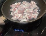 A picture of step 1 of Spaghetti Alla Carbonara.