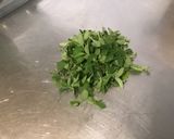 Une image de l'étape 1 de Pâte de basilic à l'ail mariné.