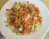 Foto del paso 6 de la receta: Ensalada de garbanzos con lechuga y picadillo de pepinillos y zanahorias a tu gusto