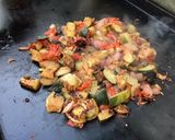 Une image de l'étape 9 de Légumes du jardin à l'oignon rouge et épices orientales (recette plancha).