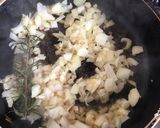 Foto del paso 2 de la receta: Bifes de lomo con panceta y salas de champiñones