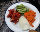 Foto del paso 2 de la receta: Tallarines con verduras, ternera y soja