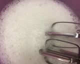 Hình bước làm 4 của món Bánh bông lan cơ bản