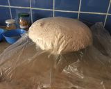 Foto del paso 1 de la receta: Pancitos de pizza saborizados. Cebolla con ajo y queso