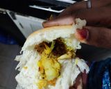 A picture of step 11 of Vada pav fondue.
