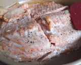 Foto del paso 2 de la receta: Salmón al horno con champiñones a la crema