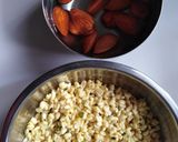 मूंग बादाम हलवा (moong badam halwa recipe in Hindi) रेसिपी चरण 1 फोटो