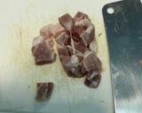 รูปขั้นตอนการทำที่ 1 ของ แกงอ่อมหมูกุ้งใส่ฟักทอง