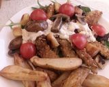 A picture of step 6 of Sig's creamy pork and mushroom salad.