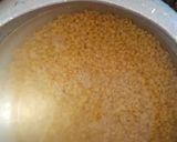 A picture of step 2 of Dal palak.