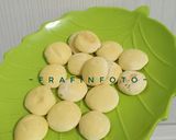 Foto langkah ke 5 dari resep Egg biscuits.