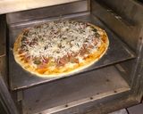 Foto langkah ke 9 dari resep Easy Beef Pizza.