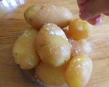 Foto del paso 1 de la receta: Papas doradas con cáscaras al pelo
