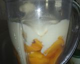 A picture of step 2 of Mango banana smoothie.