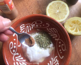 Foto del paso 2 de la receta: Pescado asado,con costra de nata ligera, limón 🍋 y especias