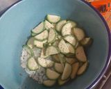 Foto del paso 1 de la receta: Omelette de champiñón y calabacitas
