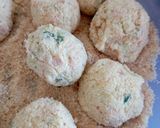Foto del passaggio 2 della ricetta Polpette di ricotta e cavolfiore verde