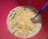 Foto del paso 5 de la receta: Tortilla de ajos tiernos, espárragos trigueros, gambas y atún