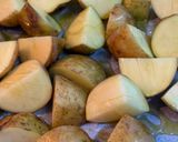 Foto del paso 2 de la receta: Patatas con miel y especias al horno