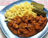 Sertéspörkölt (ahogy én szeretem) recept fázis 5 fotója