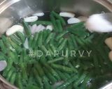 Foto langkah ke 2 dari resep Sayur Bening Kacang Panjang.