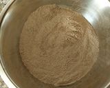 Foto del passaggio 1 della ricetta Muffin al cacao