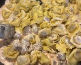 Foto del passaggio 1 della ricetta Tortellini con salsiccia panna e nduja