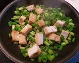 รูปขั้นตอนการทำที่ 1 ของ ดอกหอมผัดเต้าหู้ขาวทอด มังสวิรัติ low carb