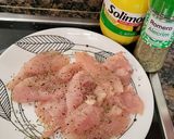 Foto del paso 1 de la receta: Ensalada de pollo y requesón con miel