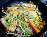 Hình bước làm 4 của món Mì xào... tủ lạnh 😝