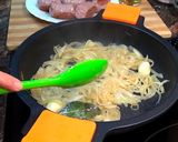 Foto del paso 3 de la receta Salchichas a la cerveza con patatas, receta fácil y económica
