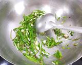 A picture of step 4 of Lilva Tuvar in green garlic gravy.