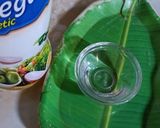 A picture of step 2 of White wine vinegar onion.